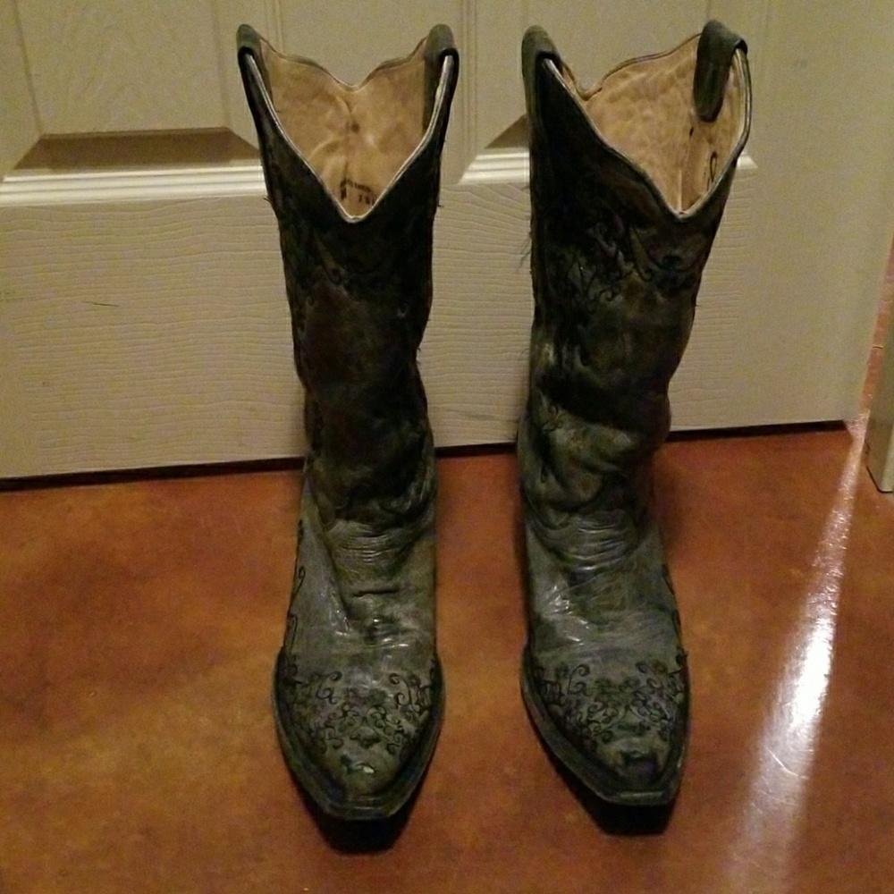 Corral boots